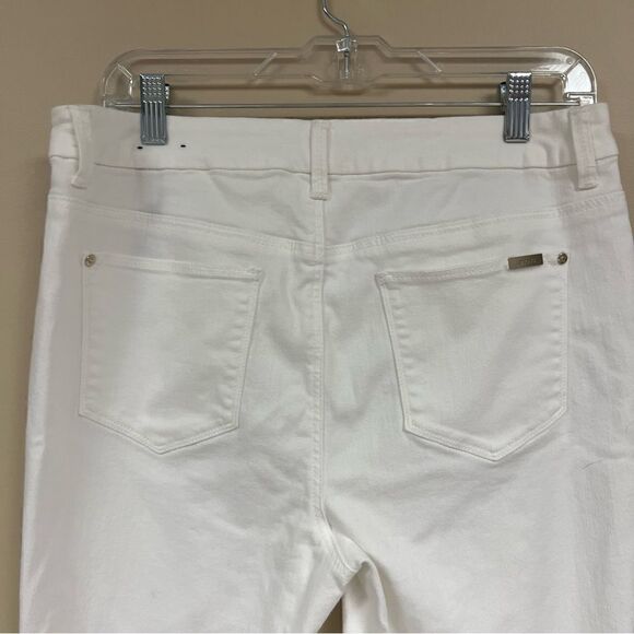 Chicos white distressed so slimming jeans size 1( M) - Picture 6 of 7